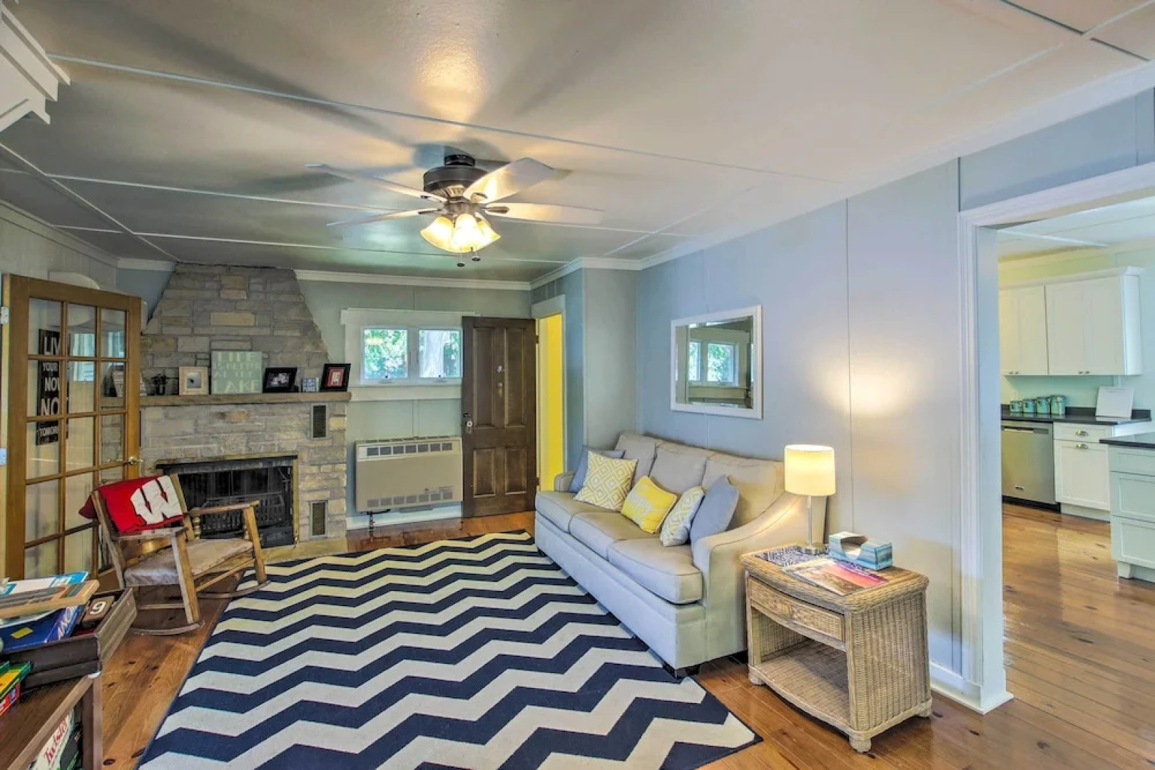 Crystal Lake Cottage: Kayaks & Fire Pit!