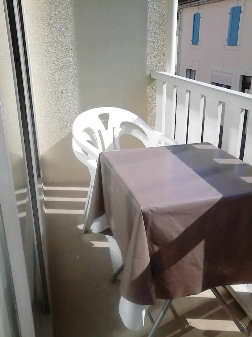 Studio in Dax, With Wonderful City View, Furnished Balcony and Wifi - 50 km From the Beach