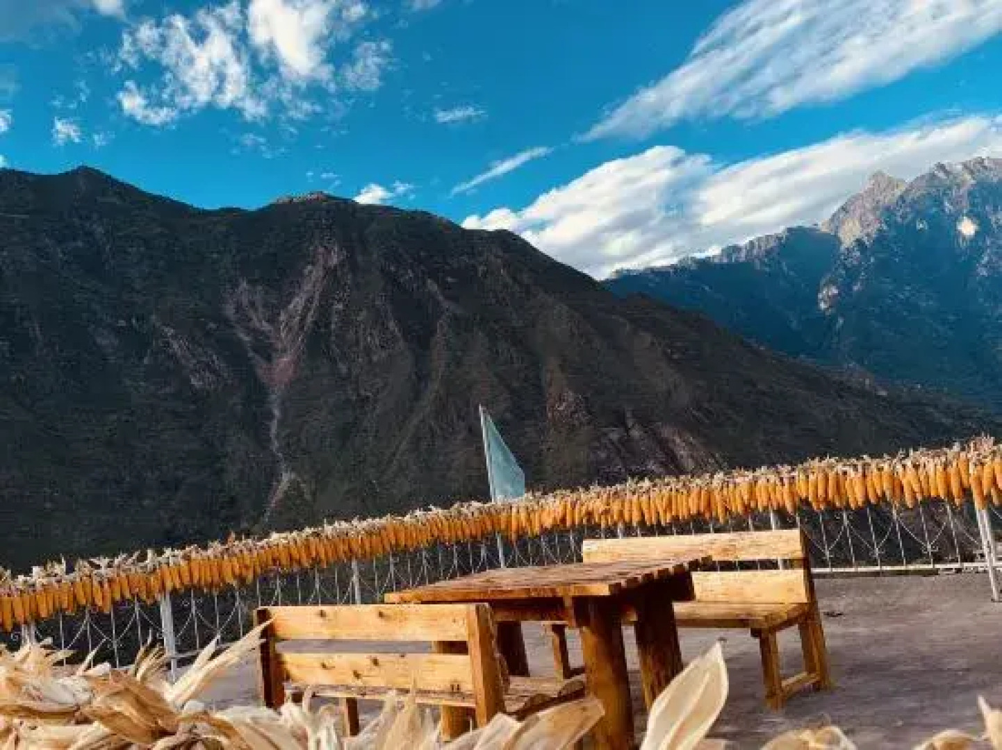 Danba yunshangzangjia Resdrt Hotel