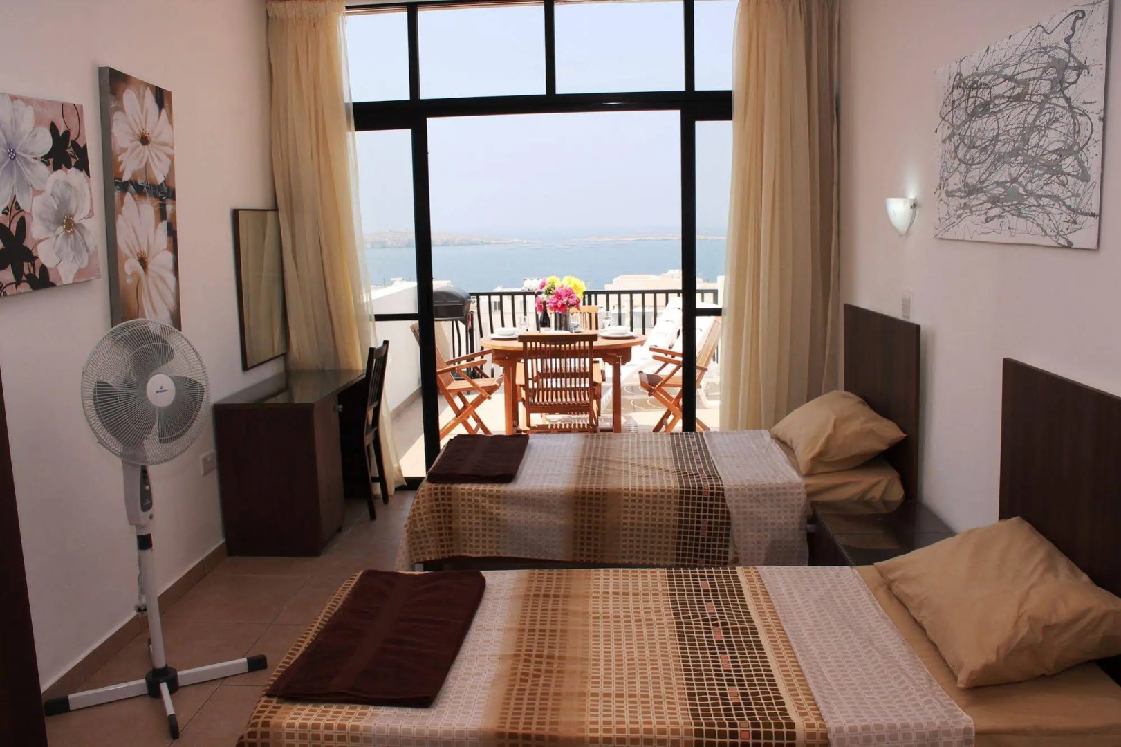 Seashells Seaview Penthouse With Hottub