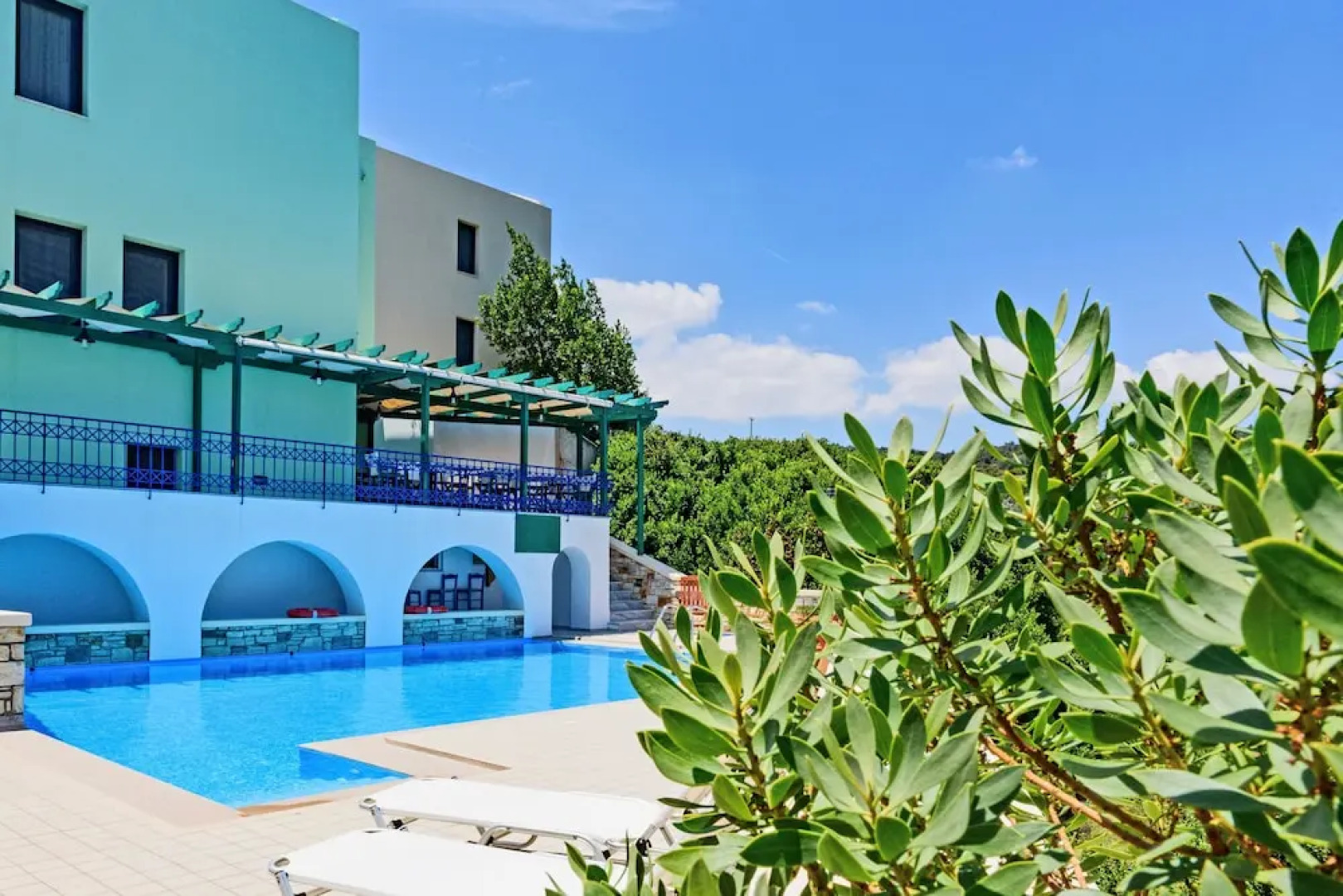 Sea Breeze Hotel Apartments & Residences