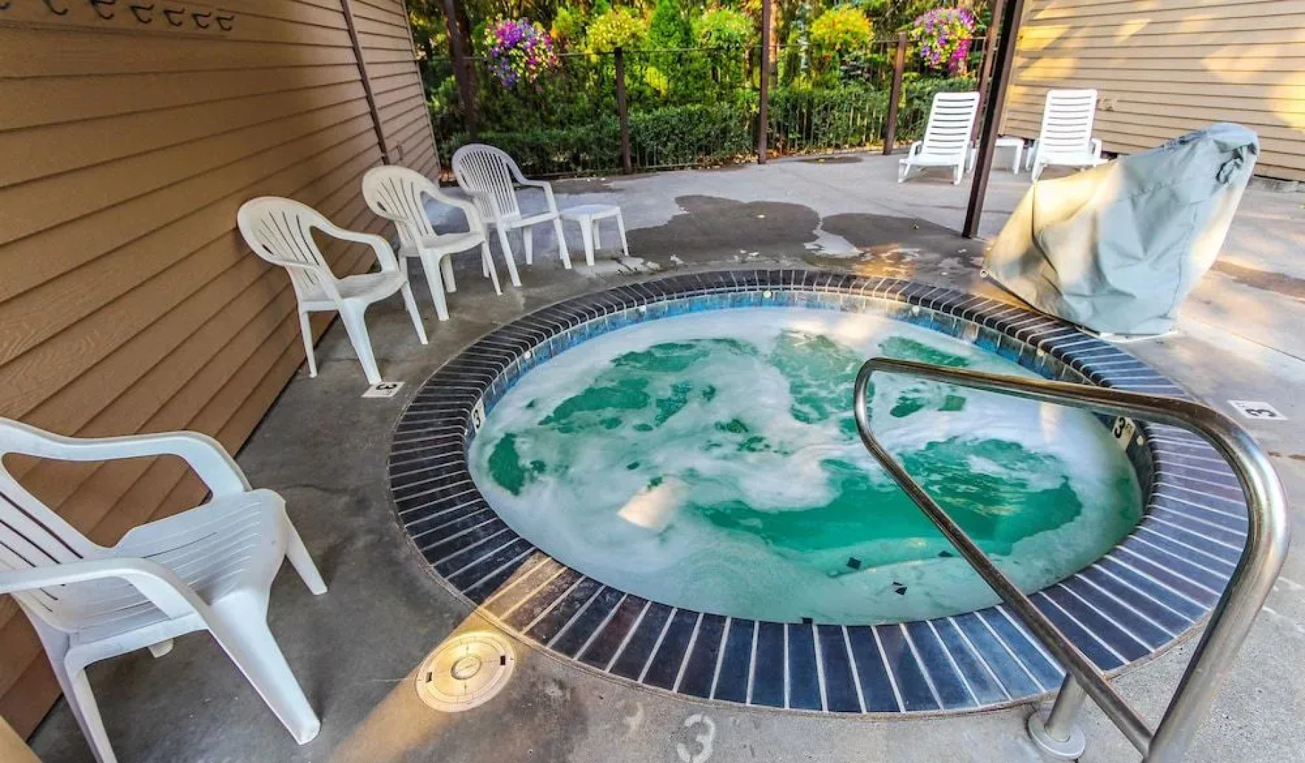 Whispering Woods Resort