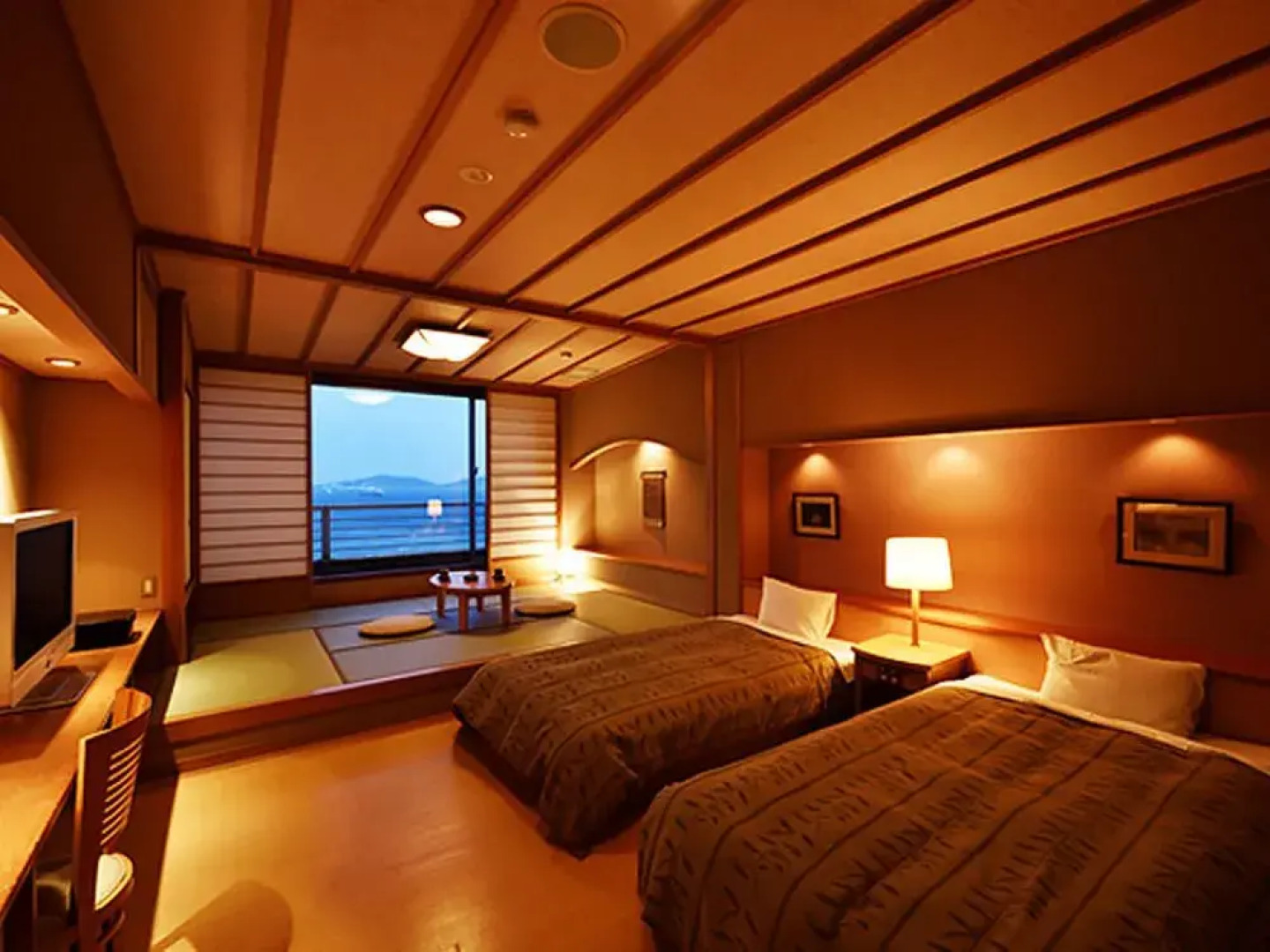 Tenku Kaiyu no Yado Suehiro