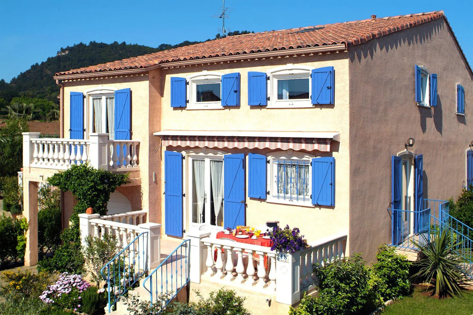 Terraced house with air conditioning in the residence Le Clos des Oliviers