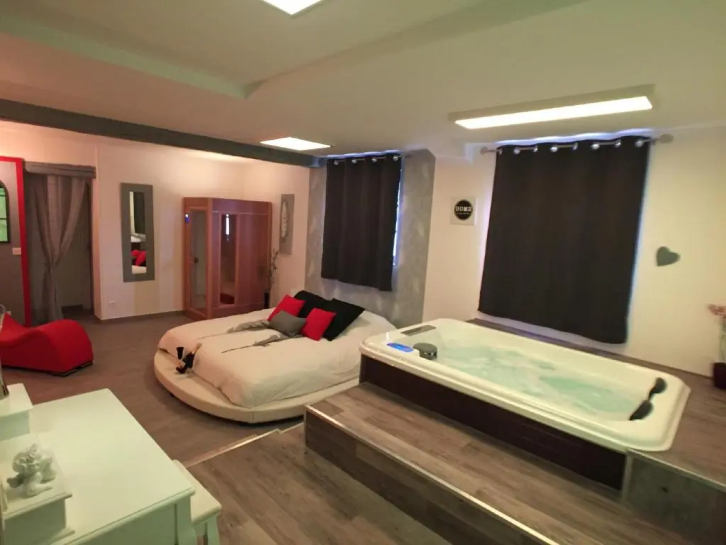 Suite Cupidon- Domaine des trois châteaux