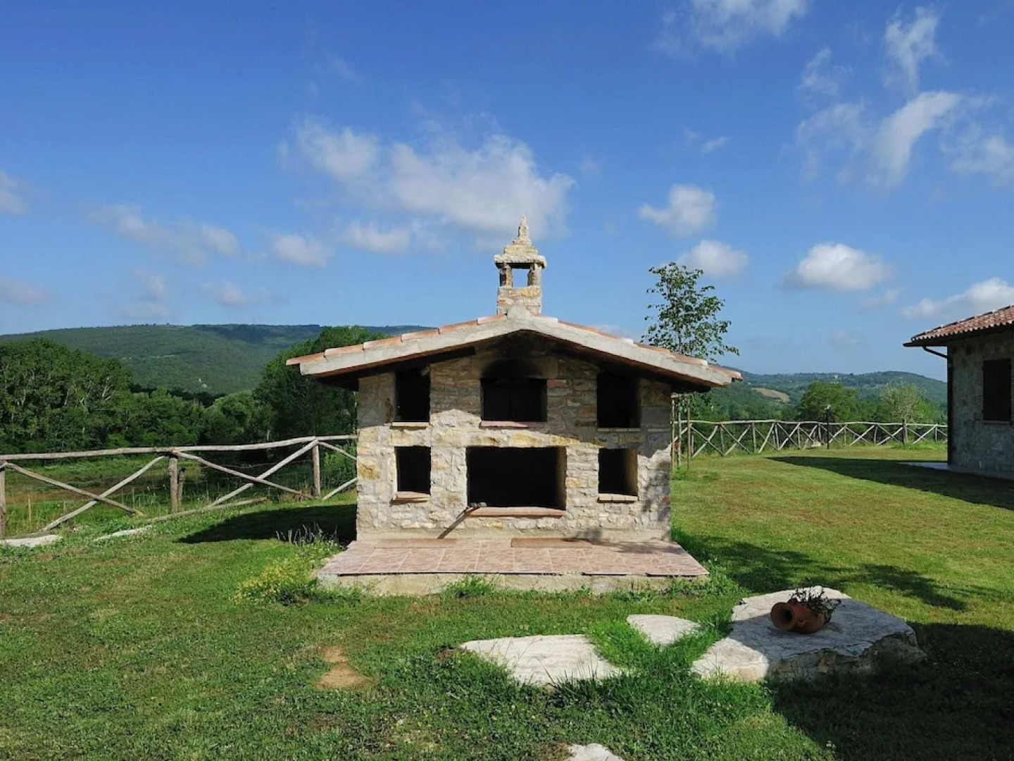 Farmhouse Near Lake Trasimeno With Pool