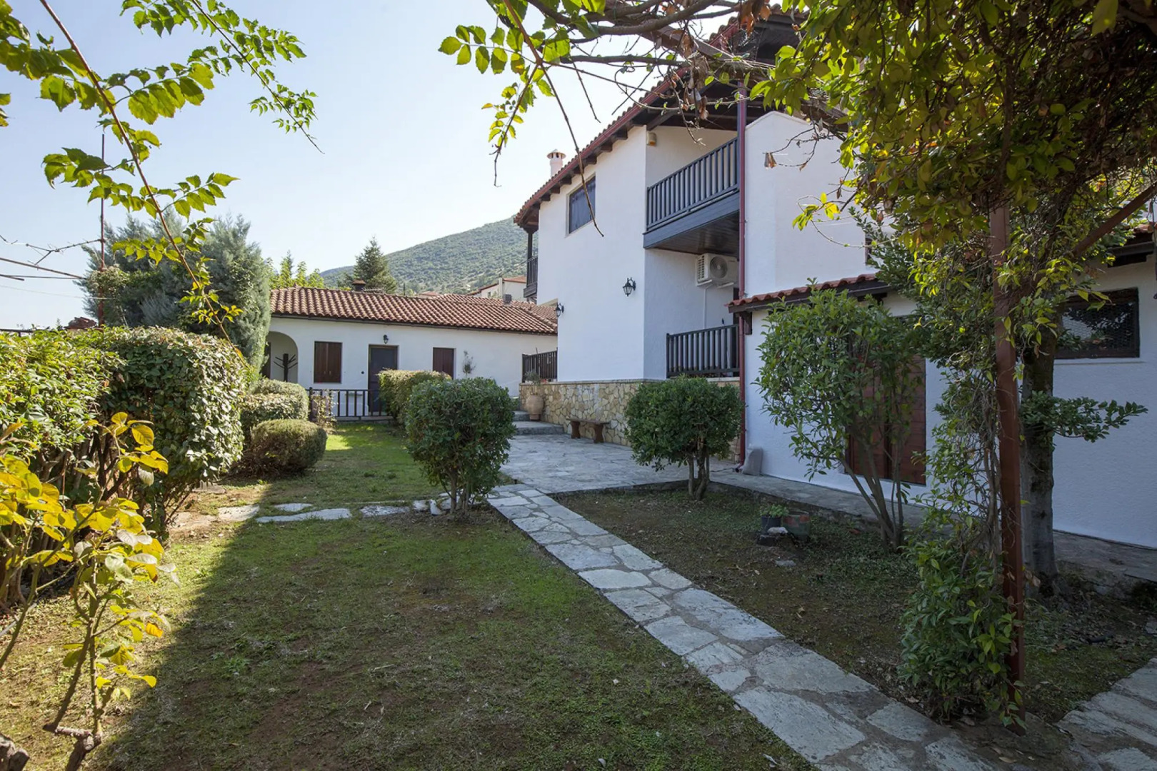 Dandy on the Hill in Parnassus Villa Pasifne up to Nine People