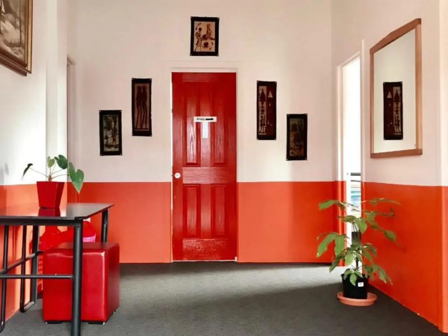 Hobarts Accommodation & Hostel