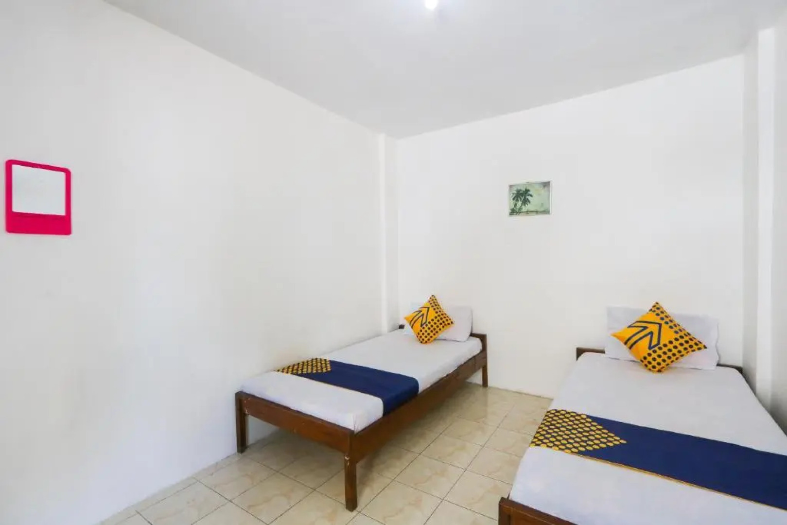 SPOT ON 2422 Hotel Moga Sari