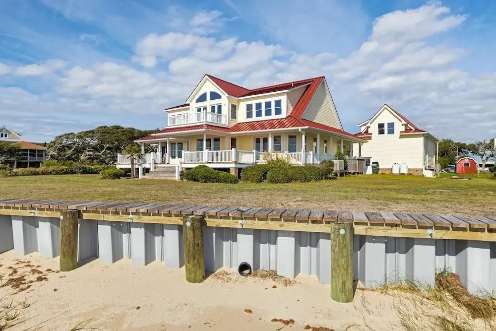 The Island House 5 Bedroom Home by RedAwning