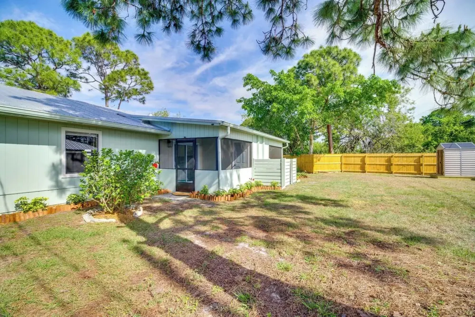Sebastian Retreat w/ Screened Porch: 6 Mi to Beach