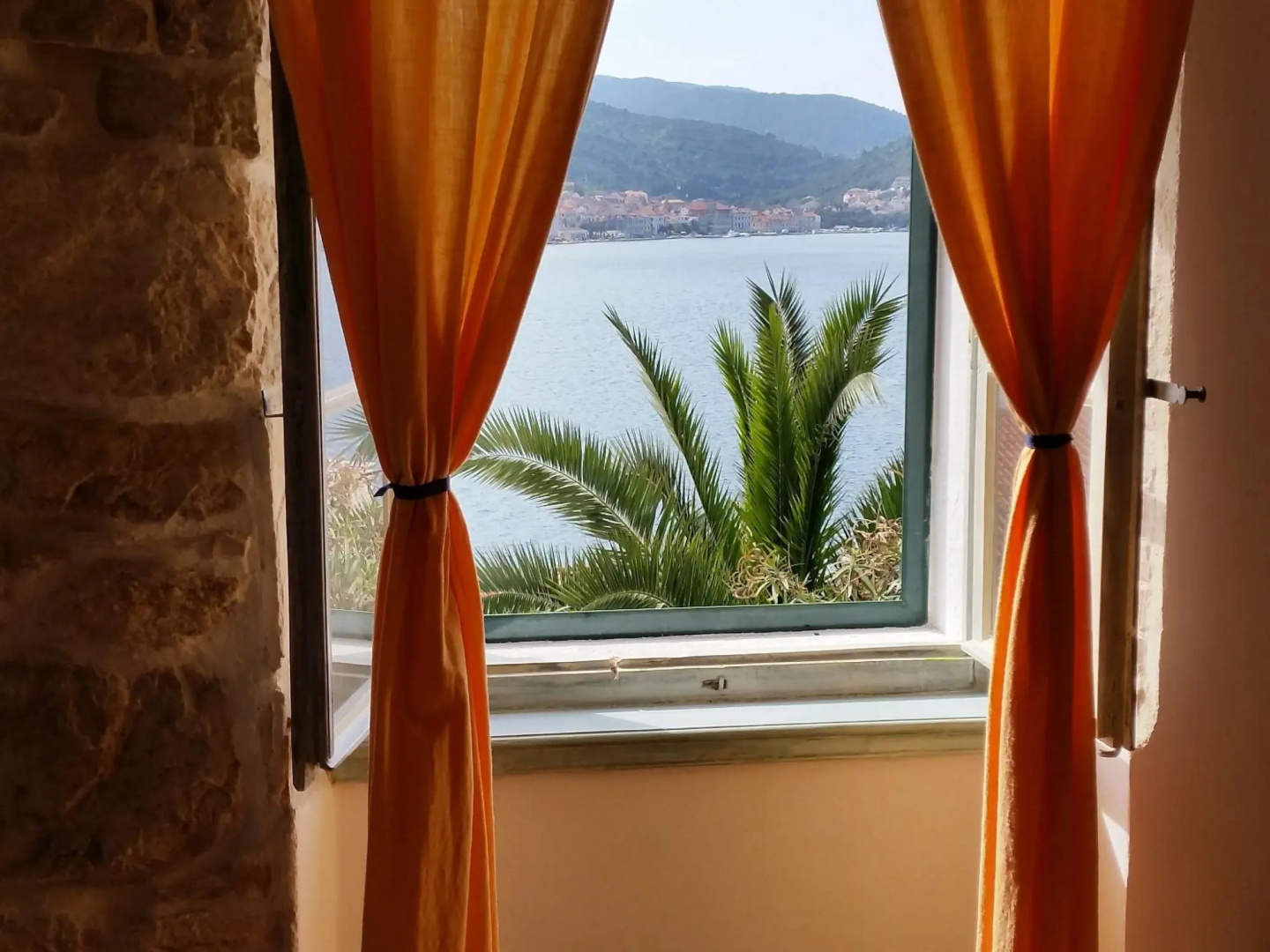 Coastal Apartment in Vis Near sea