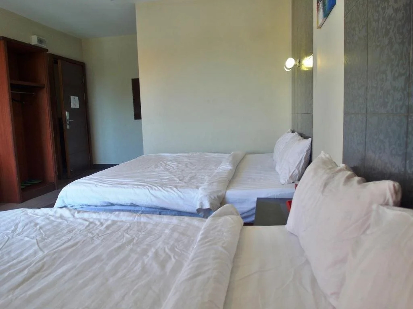 682 Lodge by OYO Rooms