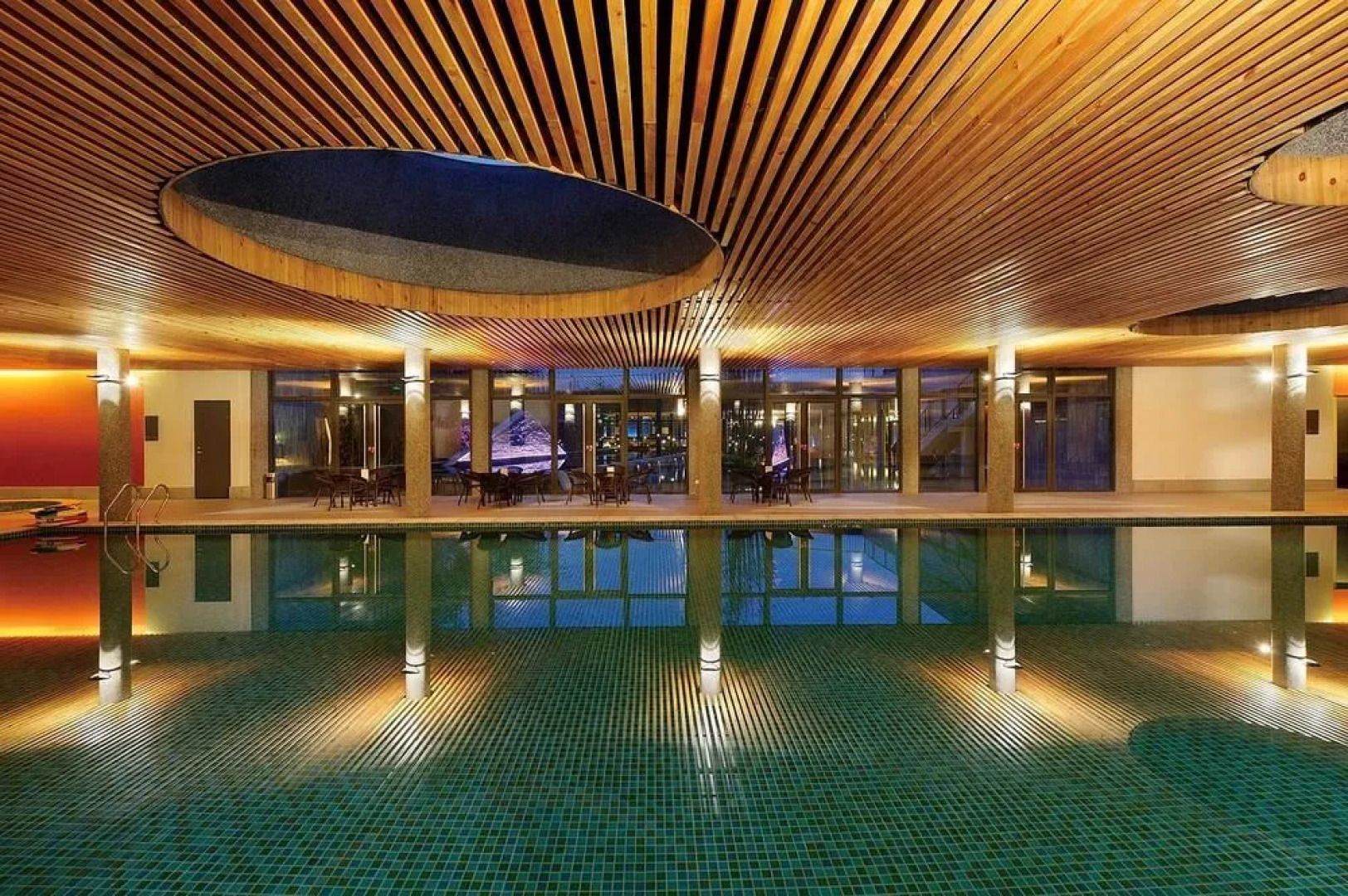 Bazhou MingTang Sun Moon Lake Hot Spring Hotel