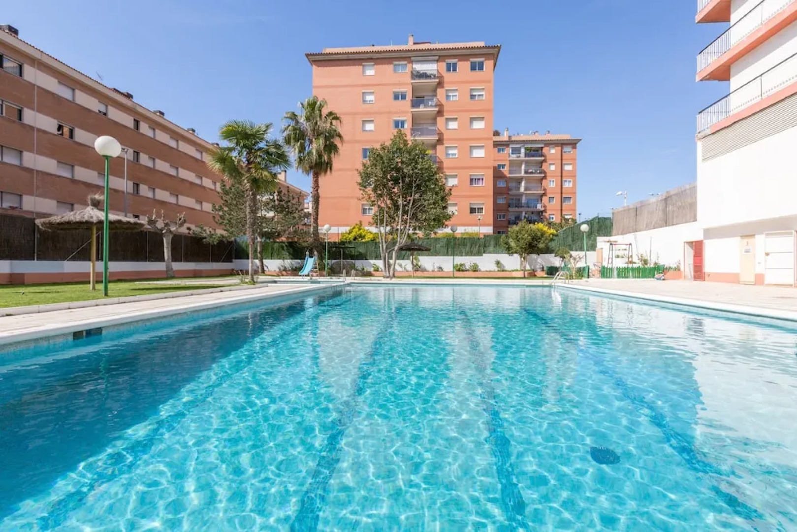 Apartamentos Paradise Park Fenals