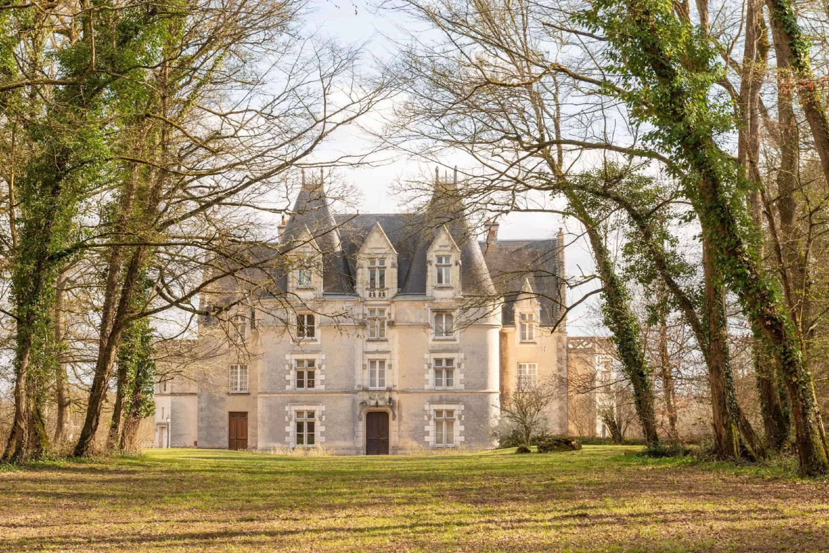 Château de Périgny, The Originals Relais