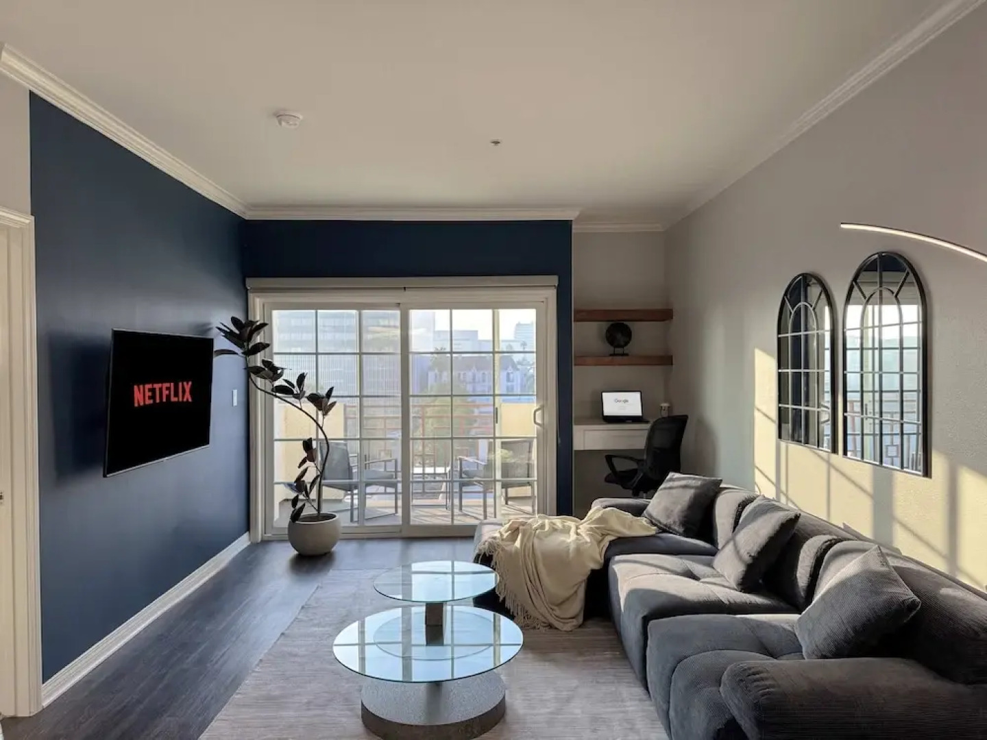 Modern Escape W Pool GYM Parking 10 Min to Cedars