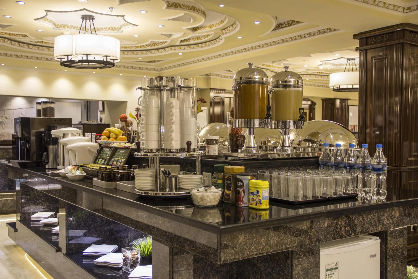 Отель Атлас