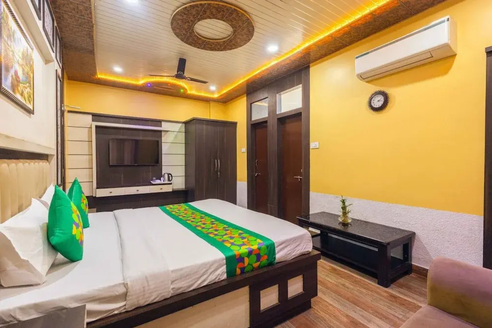 Treebo Saumendra Residency