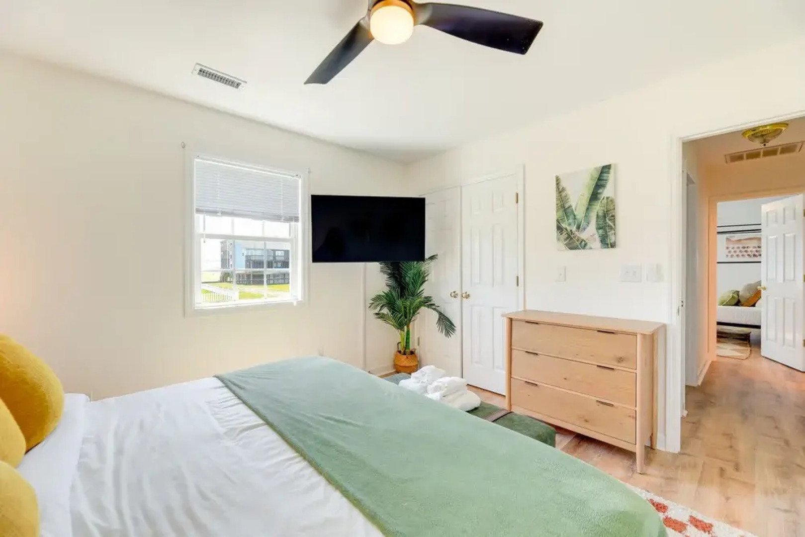 North Topsail Beach Home - Walk to the Ocean!