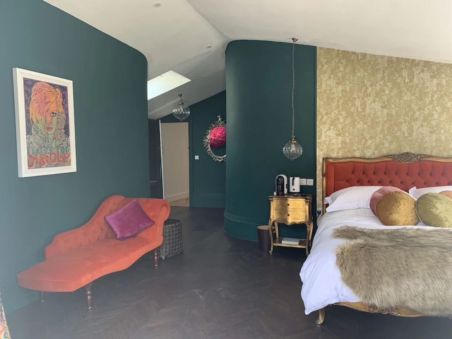 Stylish 5-bed Coach House in Badgworth