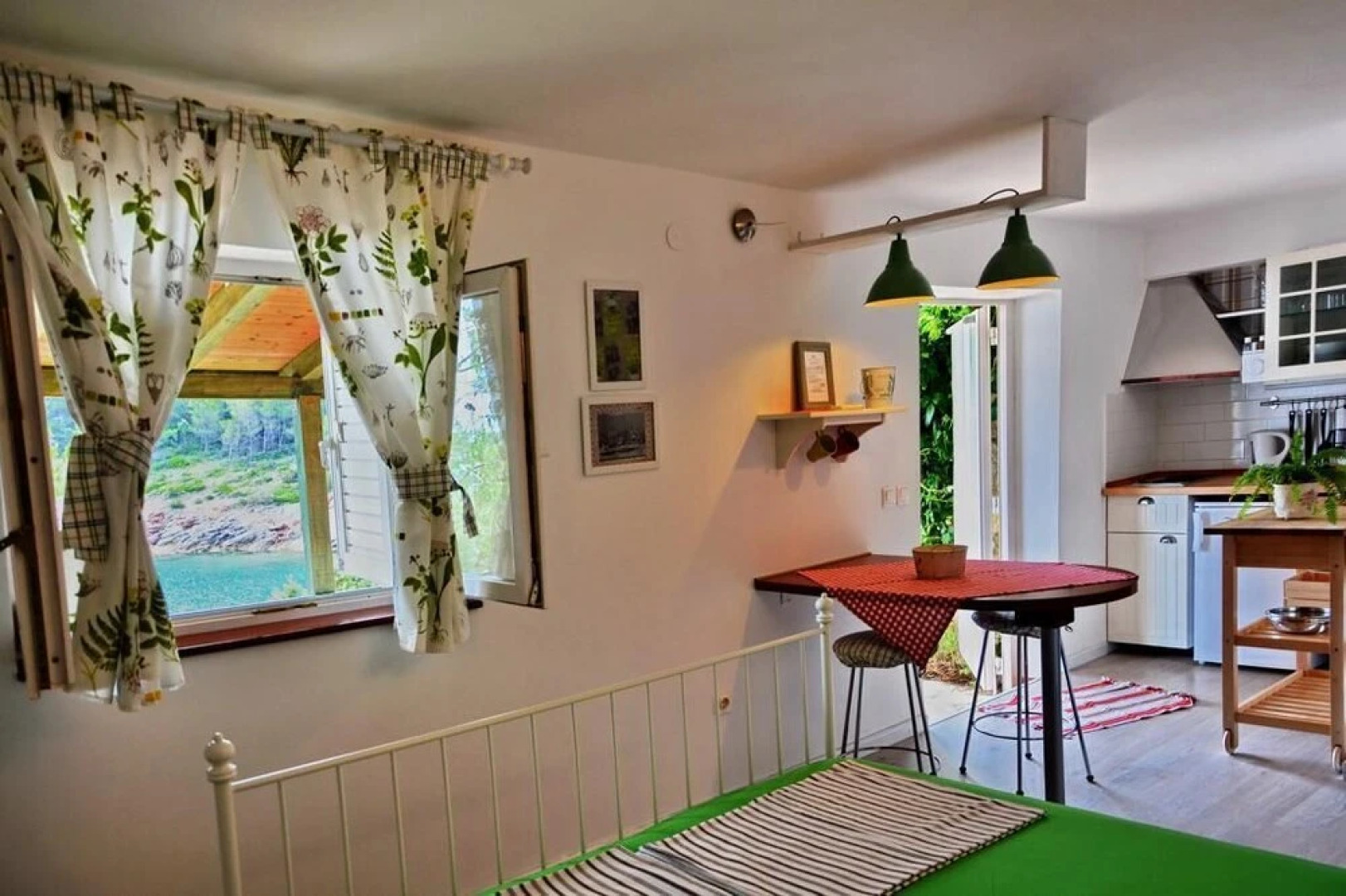 Bay House Rosohotnica