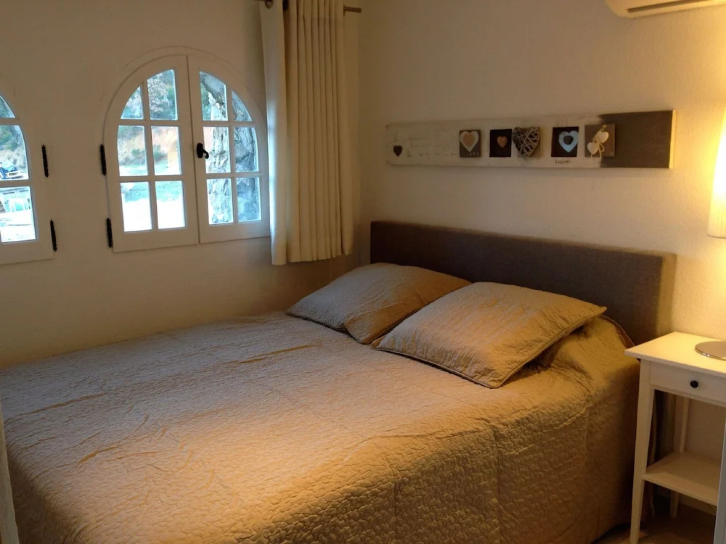 Air Conditioned Apartment in Residence With Heated Swimming Pool Near the Beaches