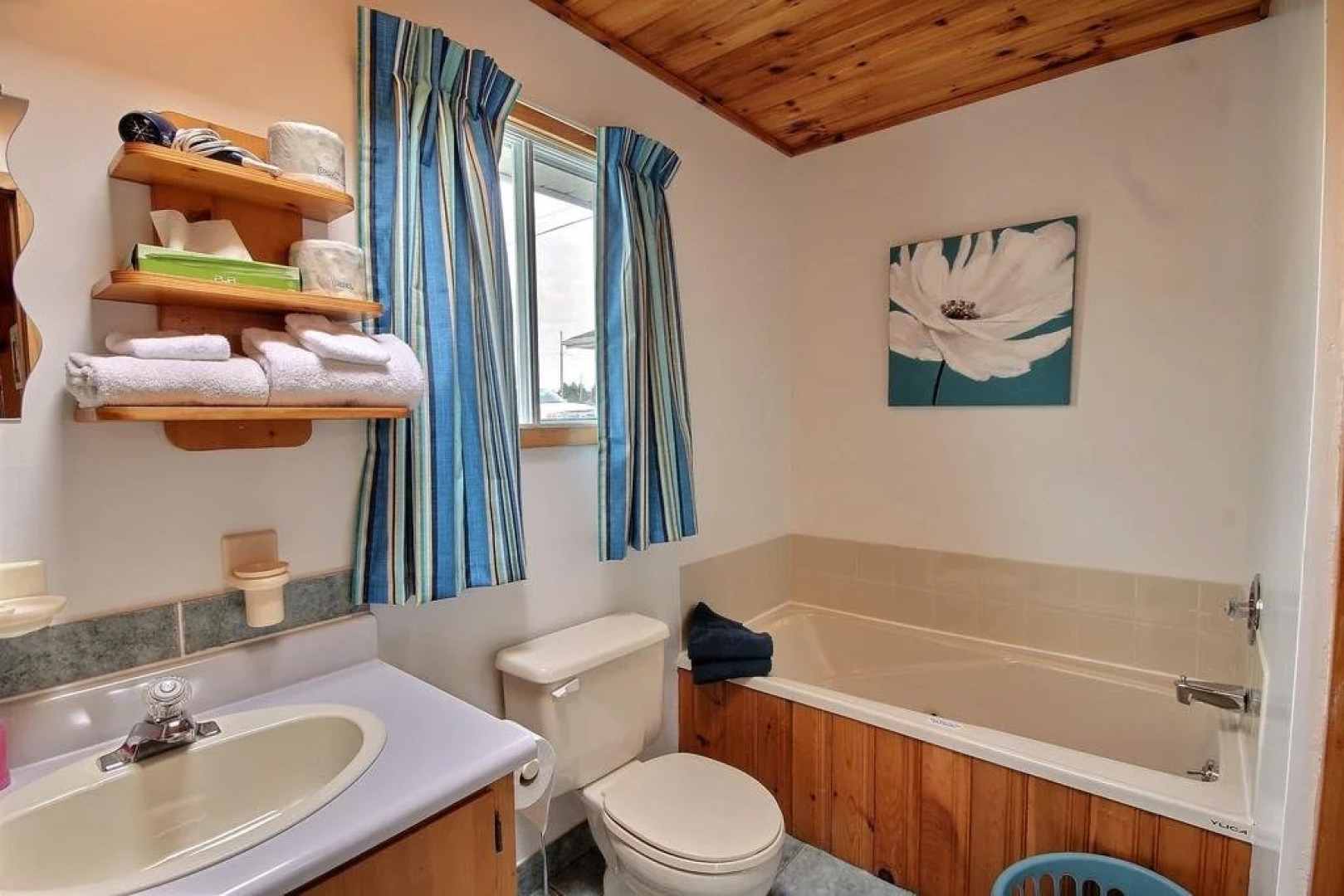 Cavendish Bosom Buddies Cottages and Suites