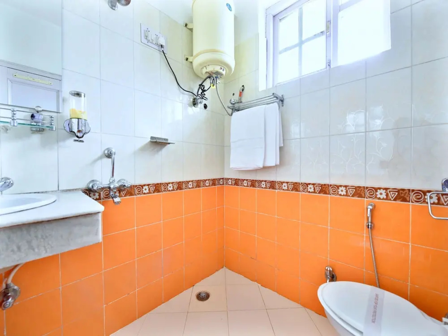 Hotel Snow Crest Inn