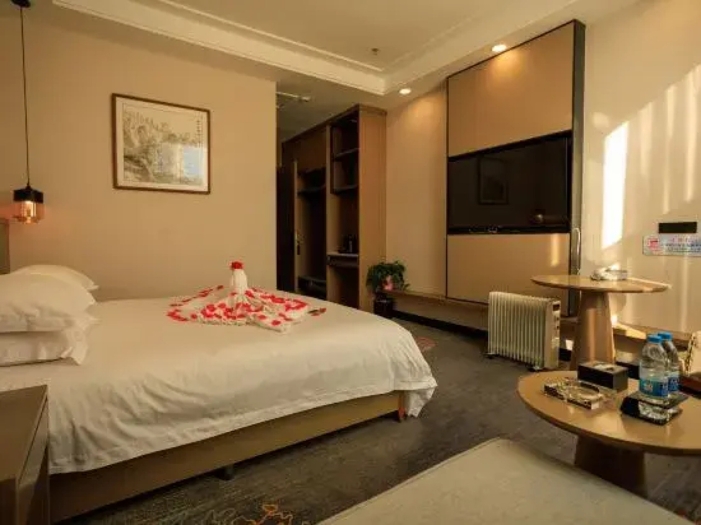 Lake Serim Central Asia Quenna Hotel