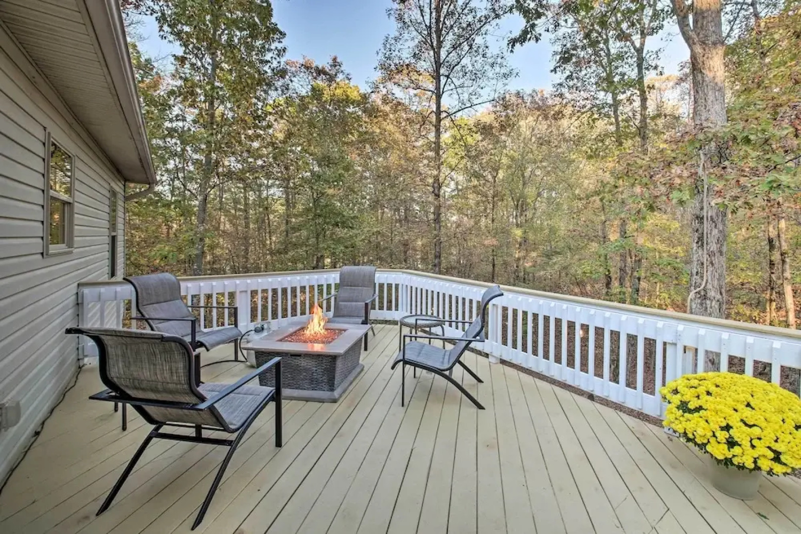 Fire Pit & Grill: Tranquil Retreat in Hot Springs