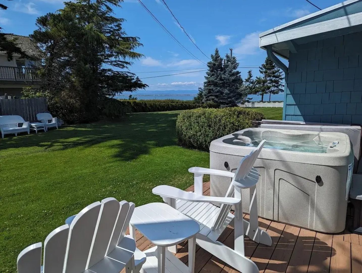 Juan de Fuca Waterfront Hotel & Cottages