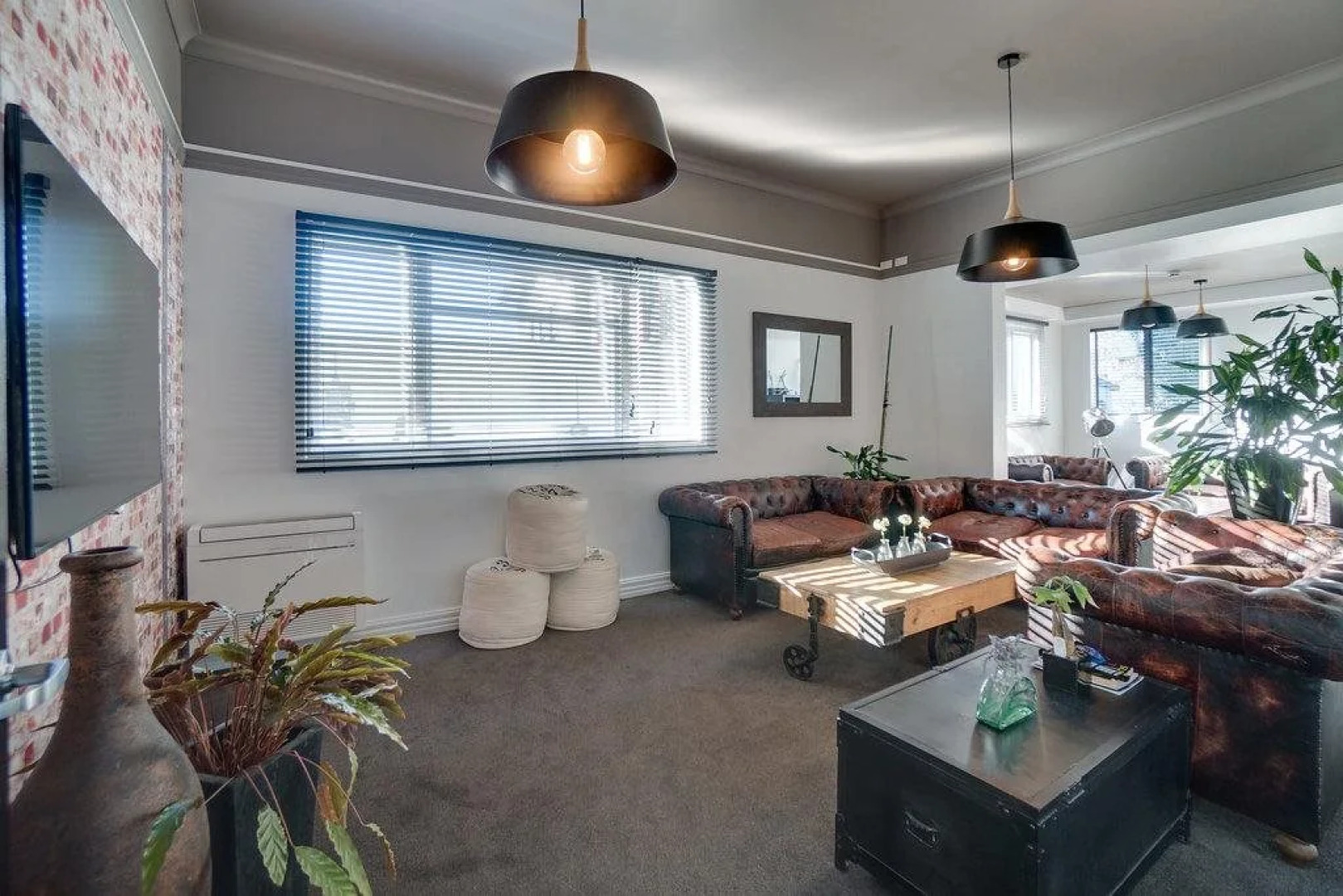 The Innbetween Lodge and Backpackers