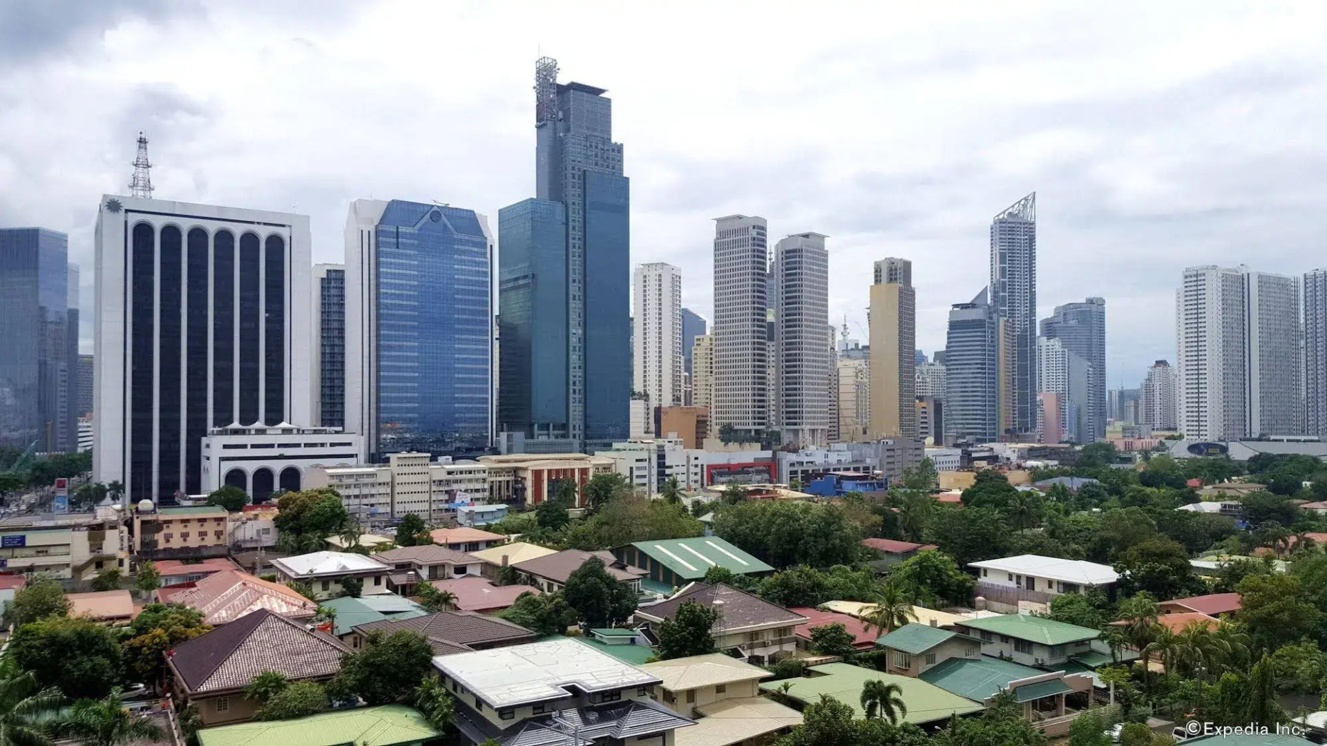 Lourdes Family Suites Makati powered by Cocotel