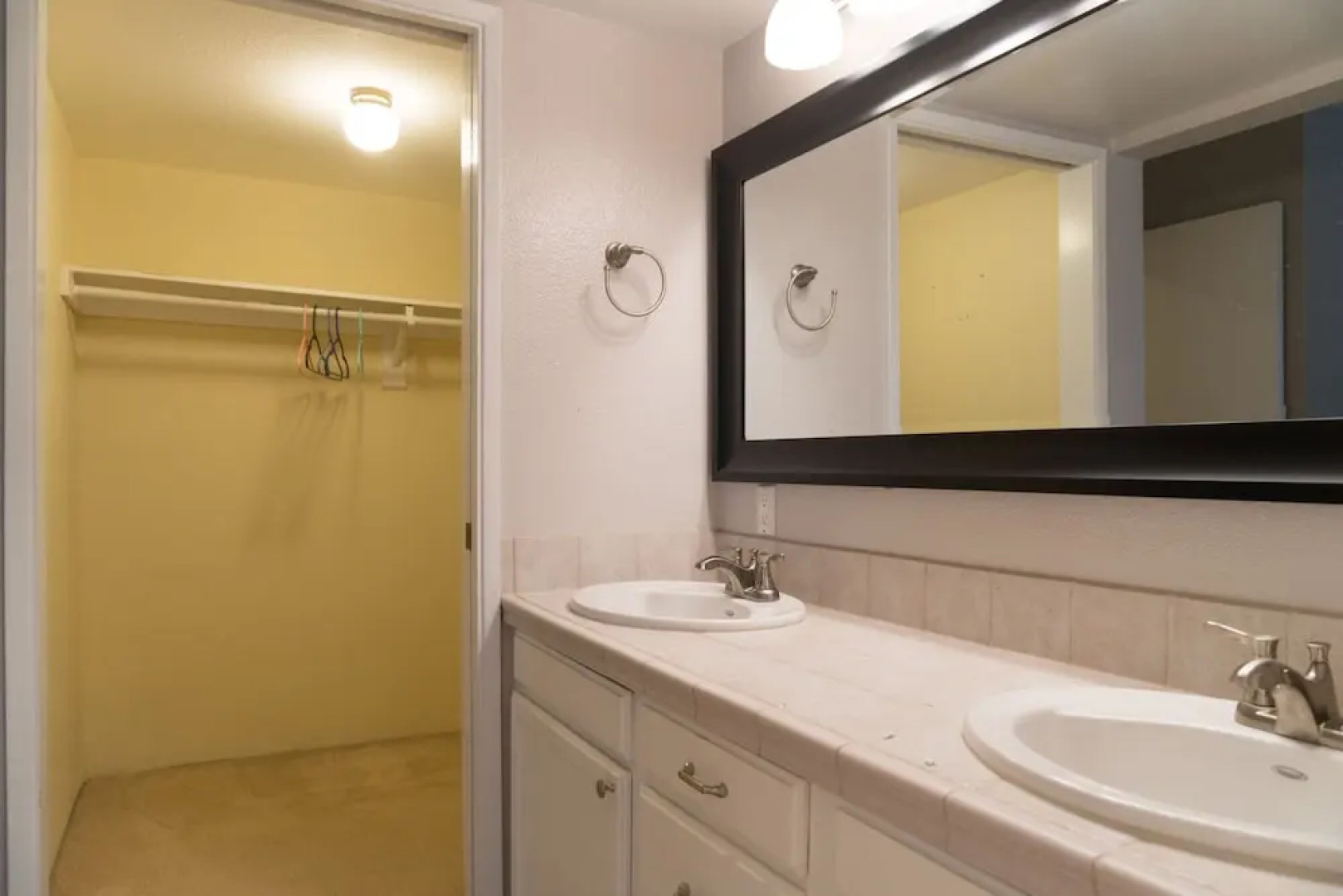 Commodore Condominium 1 2 Bedrooms 2 Bathrooms Condo