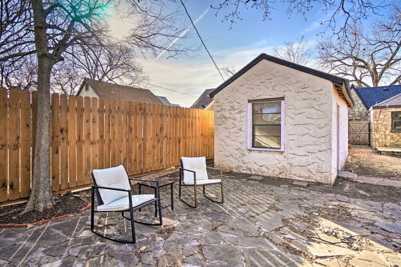 Lawton Home ~ 5 Mi to Fort Sill!