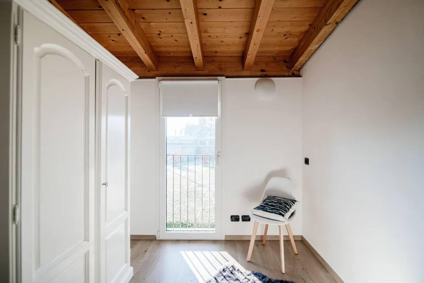 MyHomeInComo -  White Attic