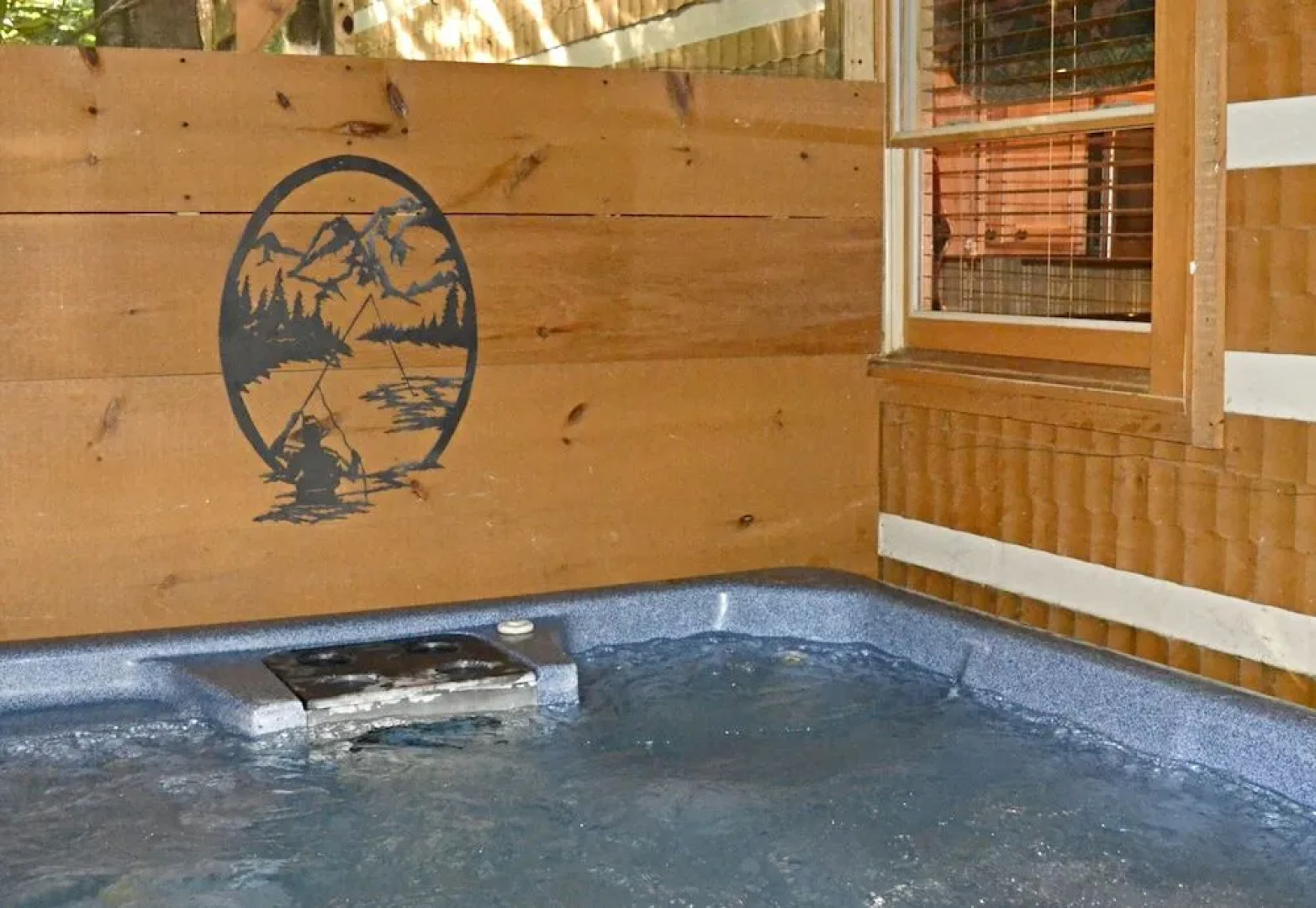 Streamsong Secluded Creek View Cabin with Hot Tub and Pool Table by RedAwning