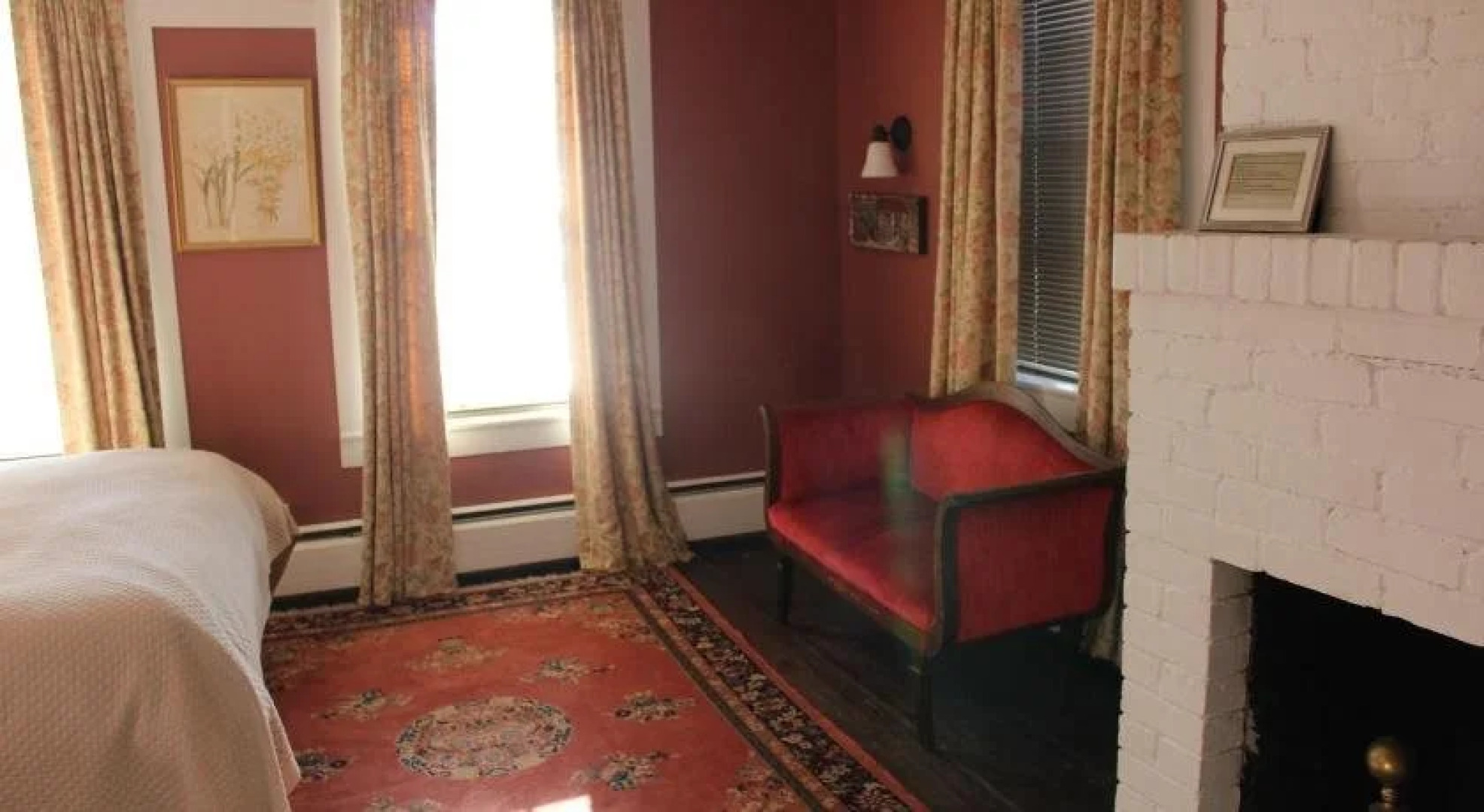 Stone Hearth Inn & Tavern