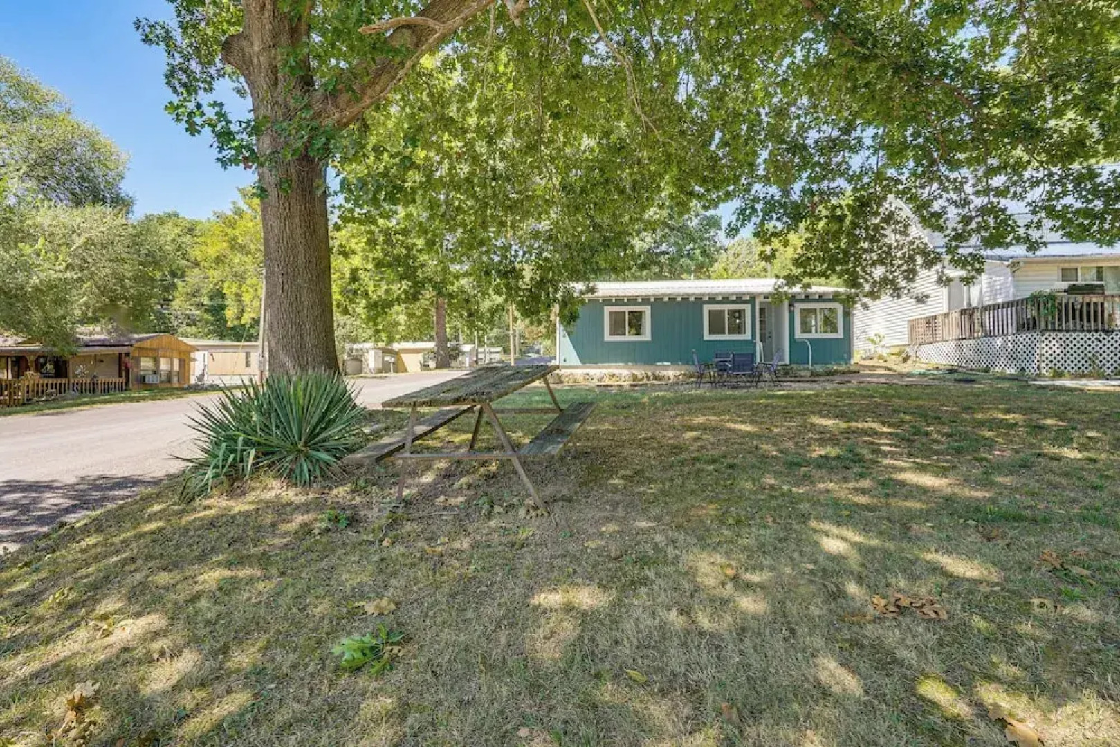 Steps to Water: Lake of the Ozarks Getaway