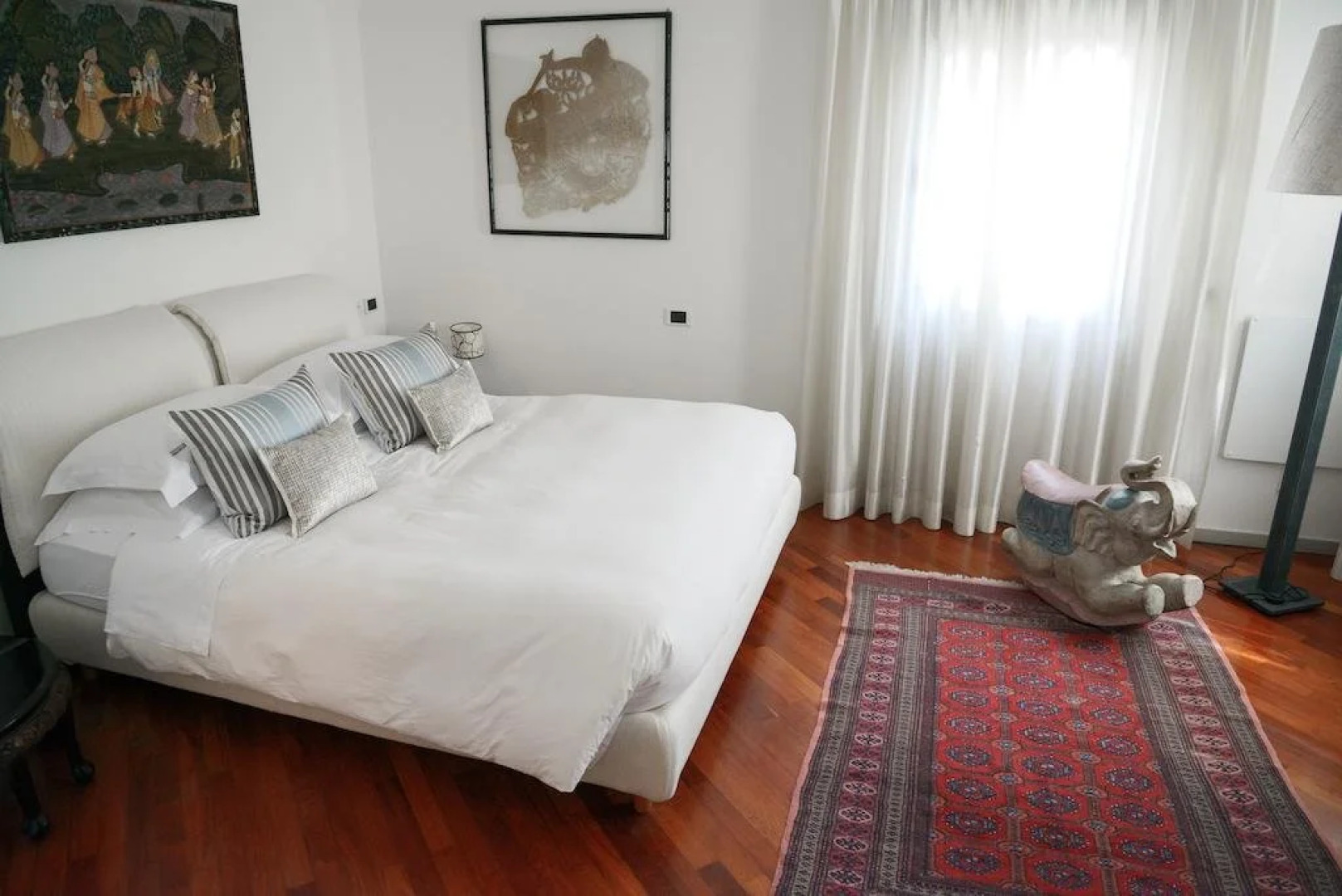 Opera 01 Maison De Charme Bed  Breakfast