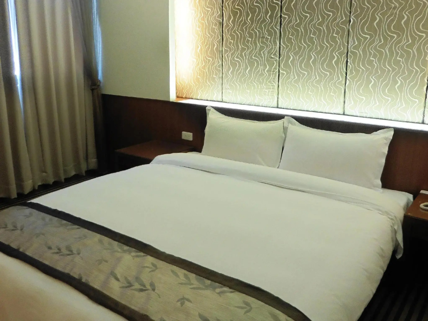 Tapeng Bay Holiday Hotel