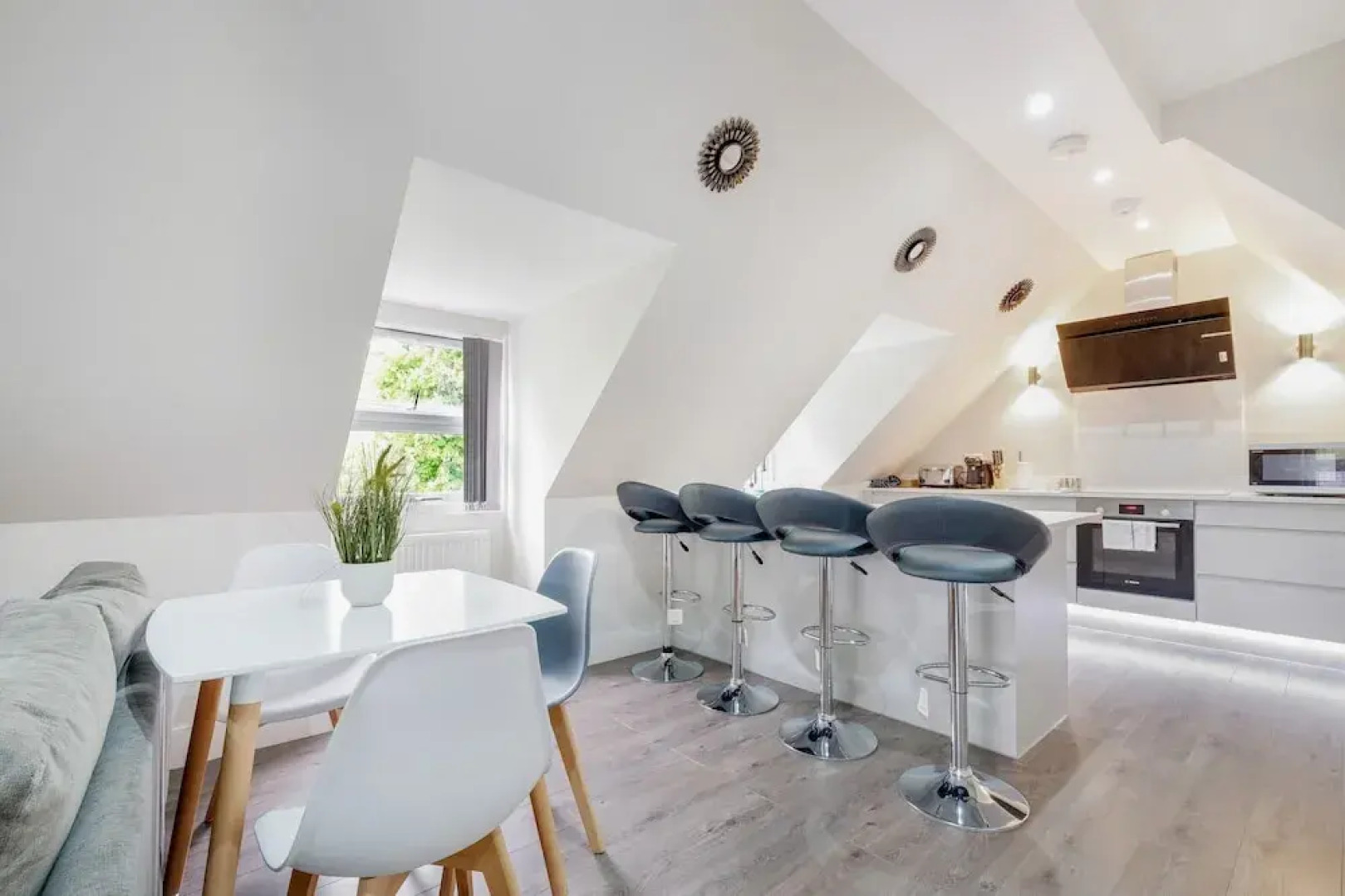 Crown Place 2 & 3 Bedroom Luxury Apts