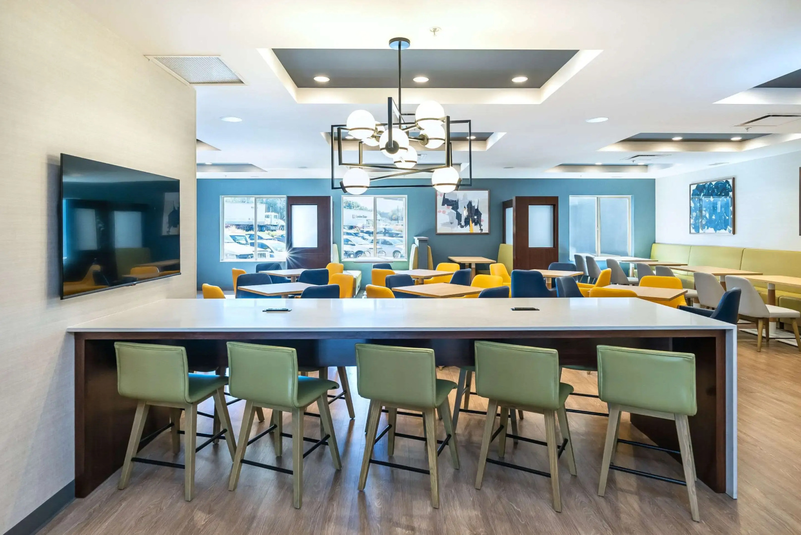 Comfort Suites Kelowna