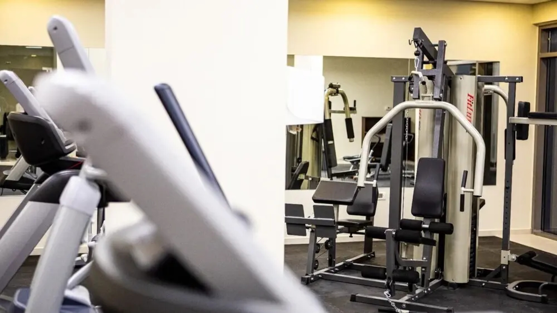 The Gulf Hotel Flats Est