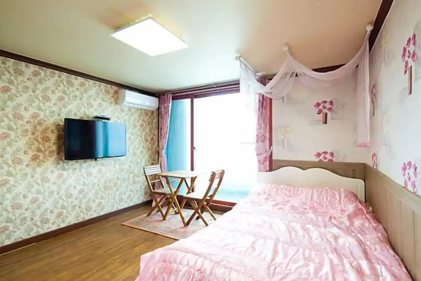 Goseong Naiaseu Pension