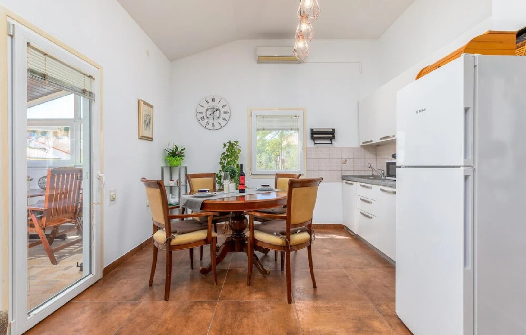 Nice Home in Valbandon with Hot Tub, WiFi & 2 Bedrooms