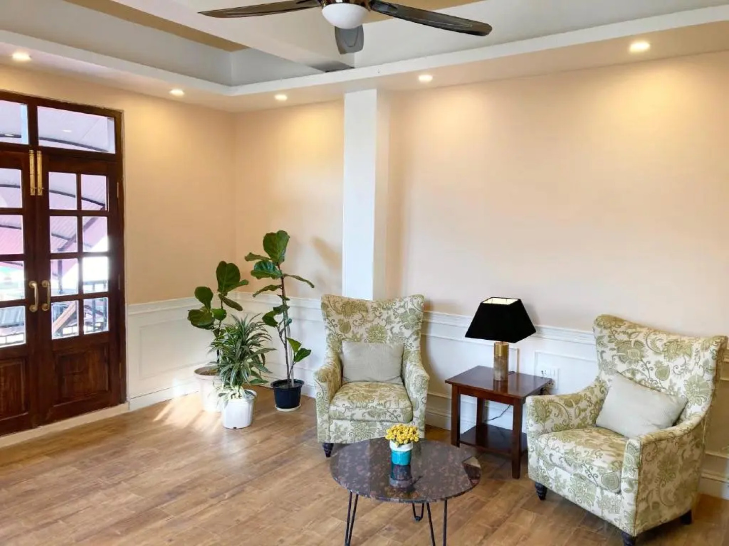 Shalom Farmhouse by the hillside