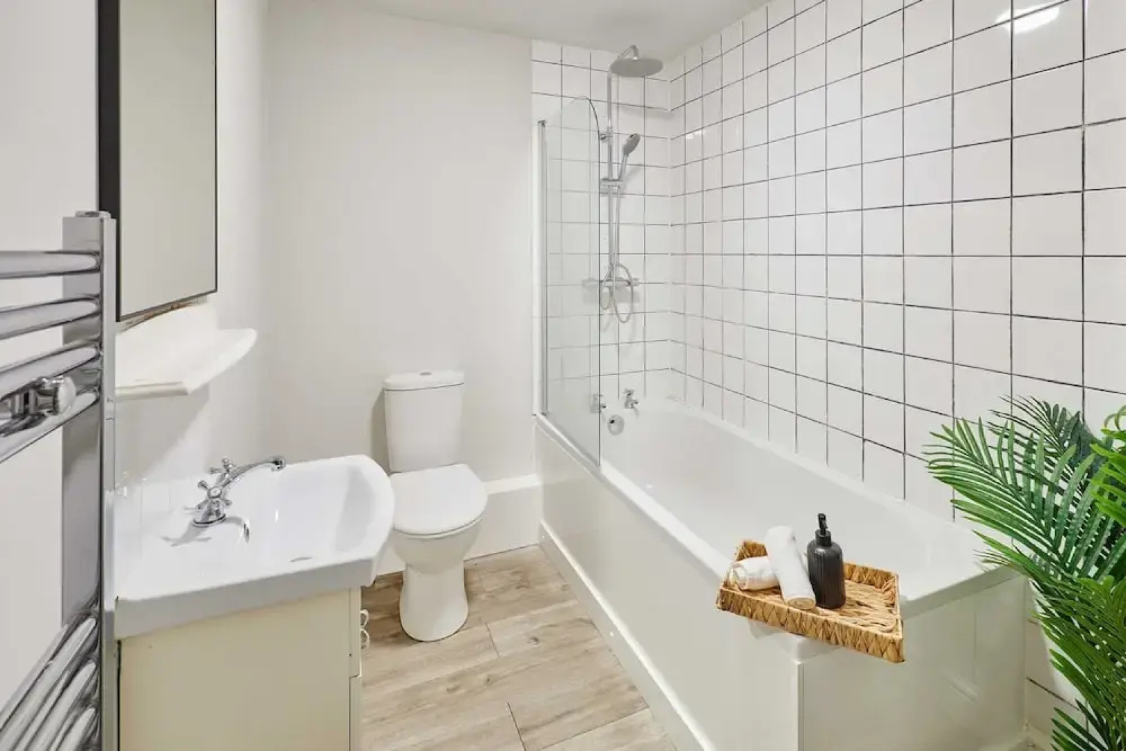 Host Stay Raven s Nest Suite