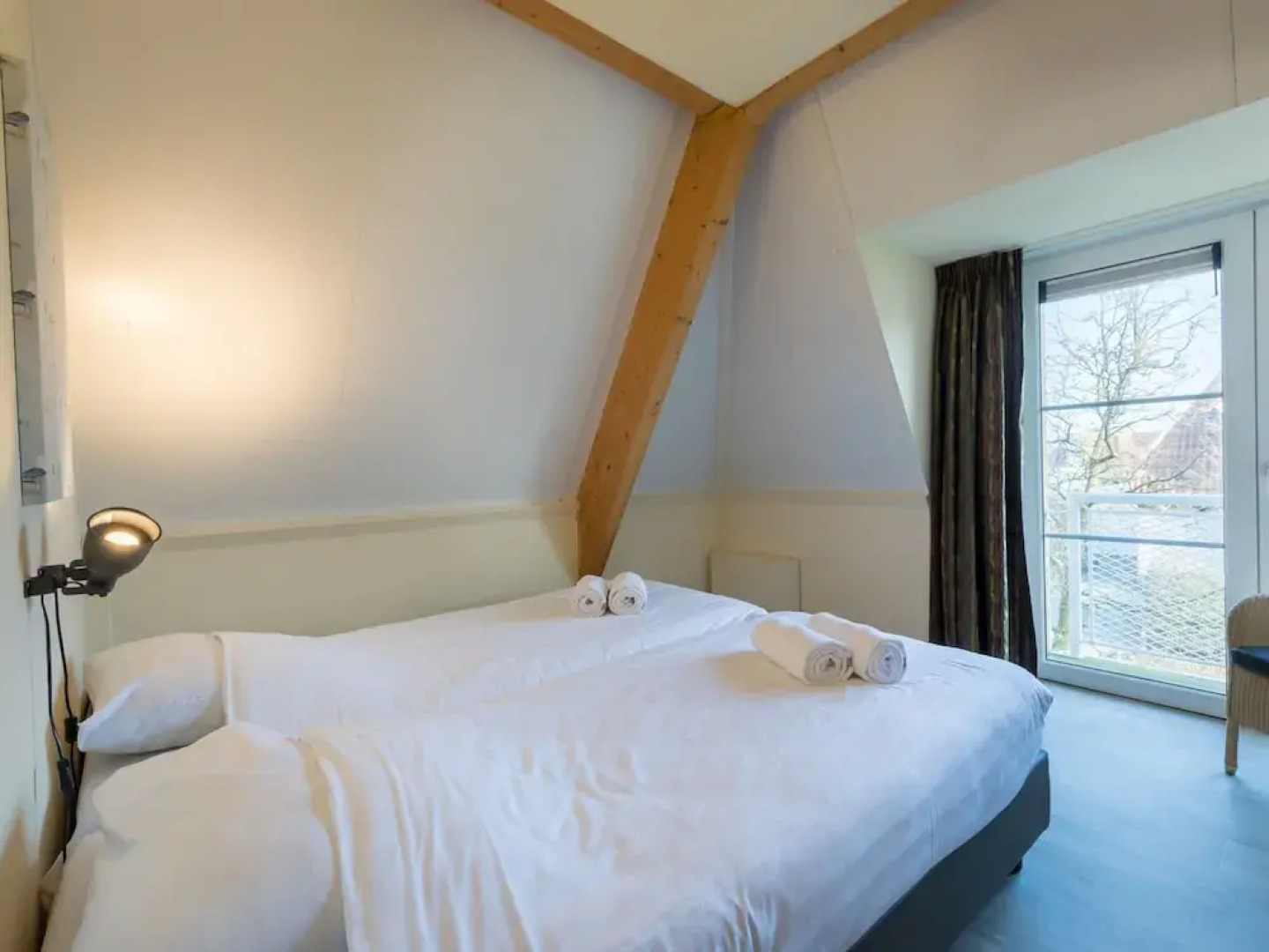 Stylish Semi-detached Villa With Garden, Near the Beach